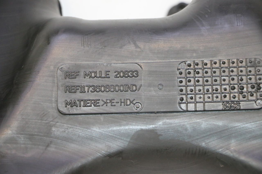 photo de RESERVOIR ESSENCE PEUGEOT SPEEDFIGHT LC 50 (1996 - 2002) - Vue d’ensemble