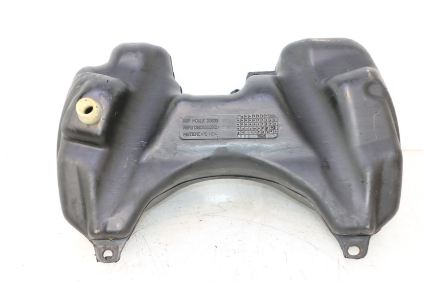 photo de RESERVOIR ESSENCE PEUGEOT SPEEDFIGHT LC 50 (1996 - 2002) - Points de fixation