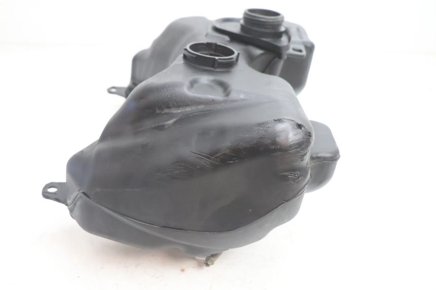 photo de RESERVOIR ESSENCE PEUGEOT SPEEDFIGHT LC 50 (1996 - 2002) - Autre angle de vue
