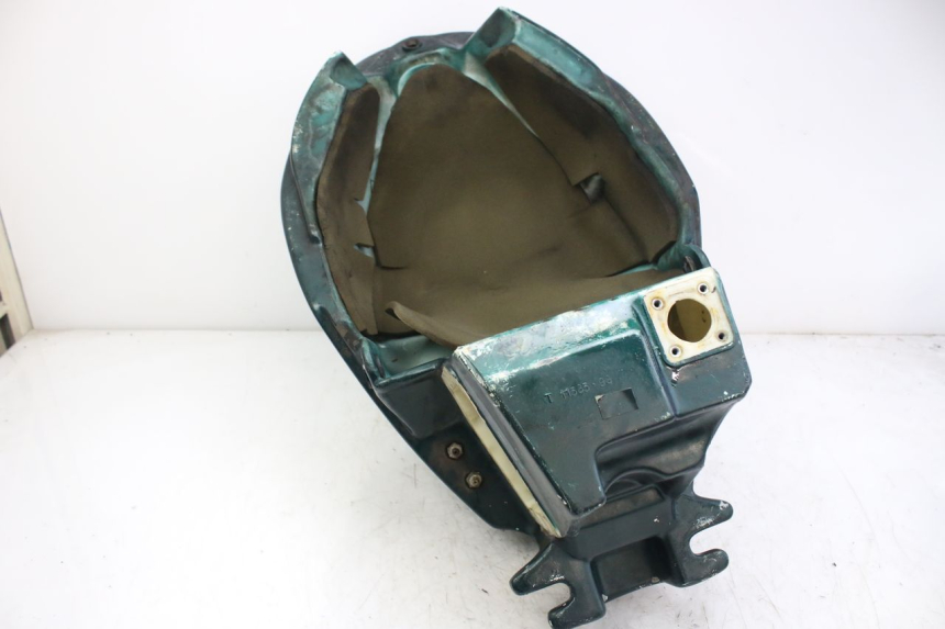 photo de RESERVOIR ESSENCE TRIUMPH SPRINT ST 955 (1999 - 2001)