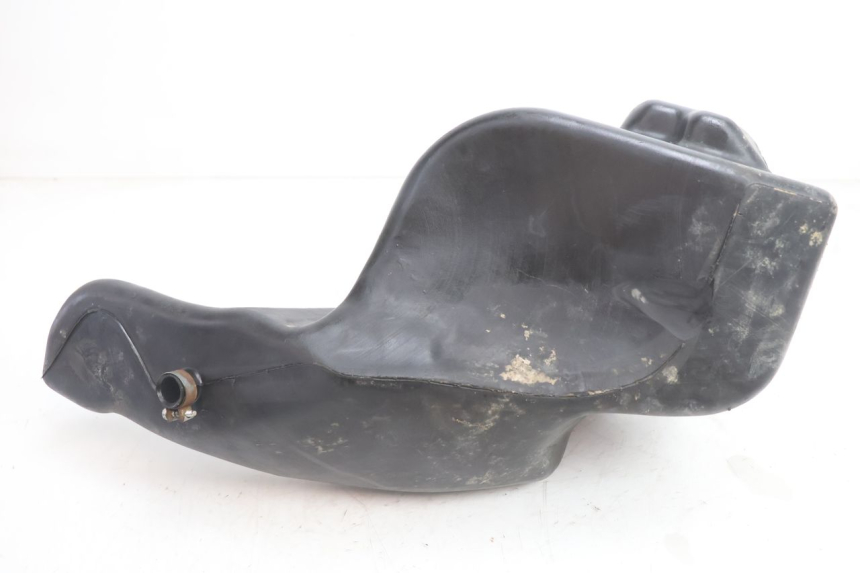 photo de RESERVOIR ESSENCE GILERA STALKER 50 (2004 - 2014) - Gros plan technique