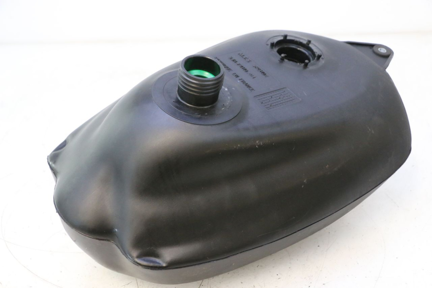 photo de RESERVOIR ESSENCE MBK STUNT NAKED 50 (2004 - 2018) - Gros plan technique