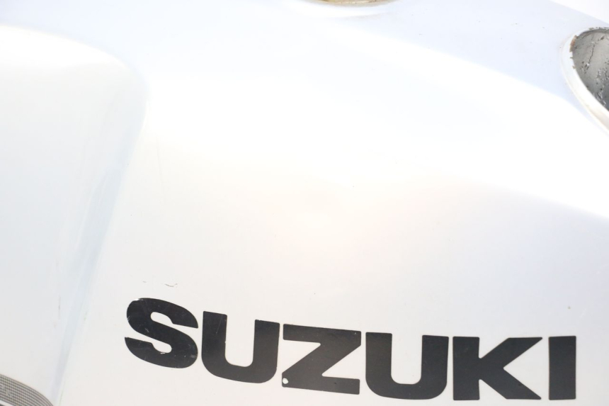 photo de RESERVOIR ESSENCE SUZUKI GSX E 250 (1982 - 1983)