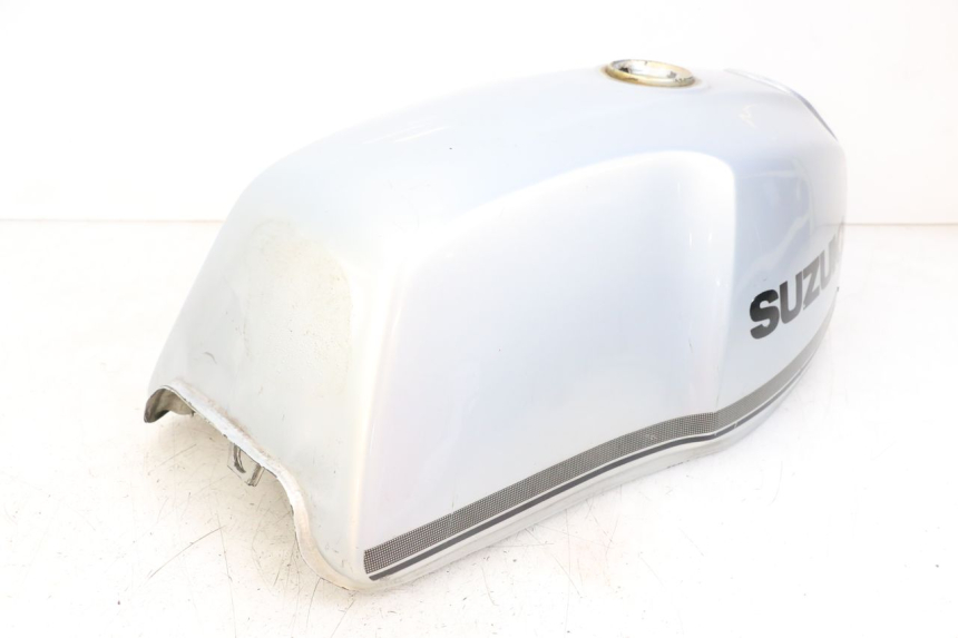 photo de RESERVOIR ESSENCE SUZUKI GSX E 250 (1982 - 1983)