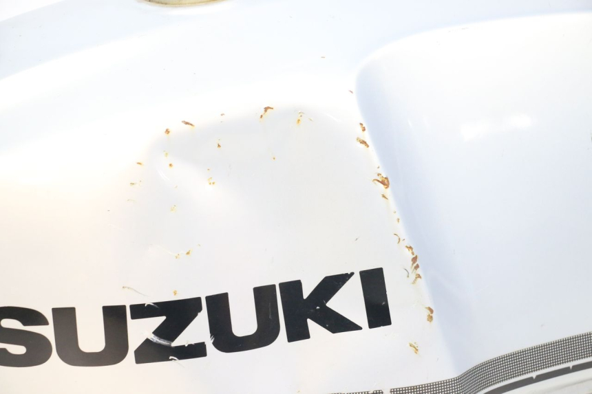 photo de RESERVOIR ESSENCE SUZUKI GSX E 250 (1982 - 1983)