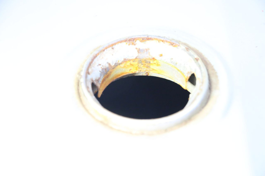 photo de RESERVOIR ESSENCE SUZUKI GSX E 250 (1982 - 1983)
