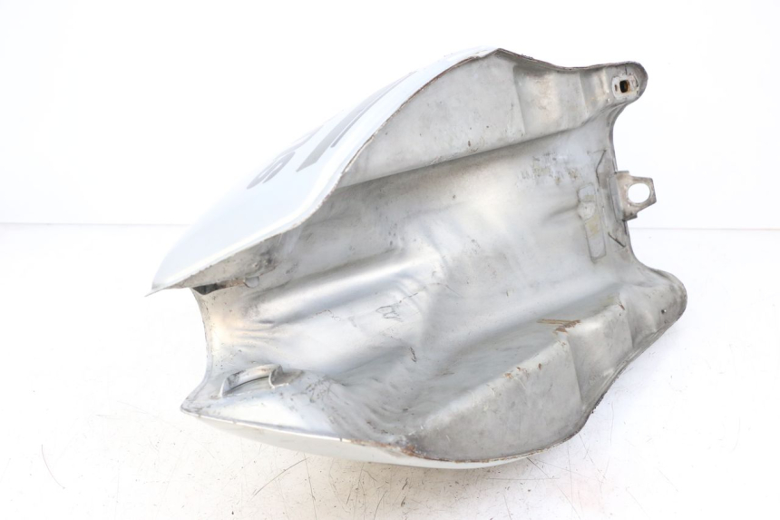 photo de RESERVOIR ESSENCE SUZUKI GSX E 250 (1982 - 1983)