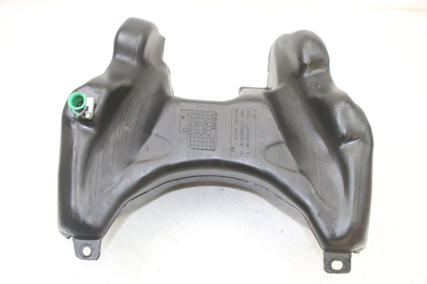 photo de RESERVOIR ESSENCE PEUGEOT TREKKER TKR 50 (2005 - 2014) - Gros plan technique