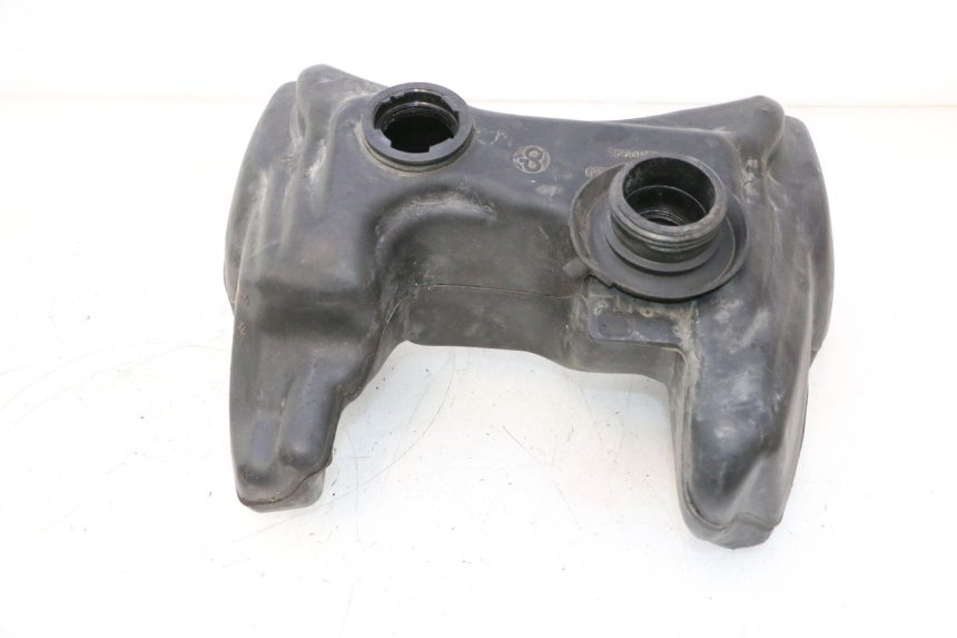 photo de RESERVOIR ESSENCE PEUGEOT TREKKER 50 (1995 - 2004) - Vue d’ensemble