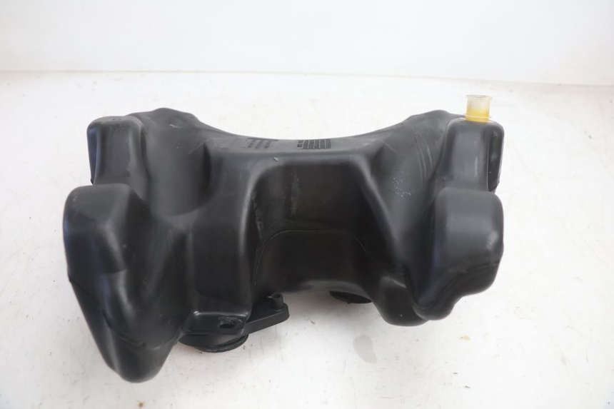 photo de RESERVOIR ESSENCE PEUGEOT TREKKER 50 (1995 - 2004) - Autre angle de vue