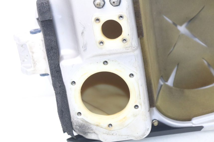 photo de RESERVOIR ESSENCE TRIUMPH SPRINT ST ABS 1050 (2005 - 2007)