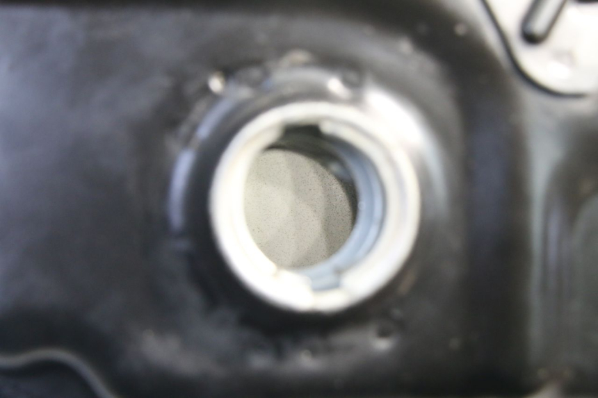photo de RESERVOIR ESSENCE PEUGEOT TWEET 4T 50 (2014 - 2019)