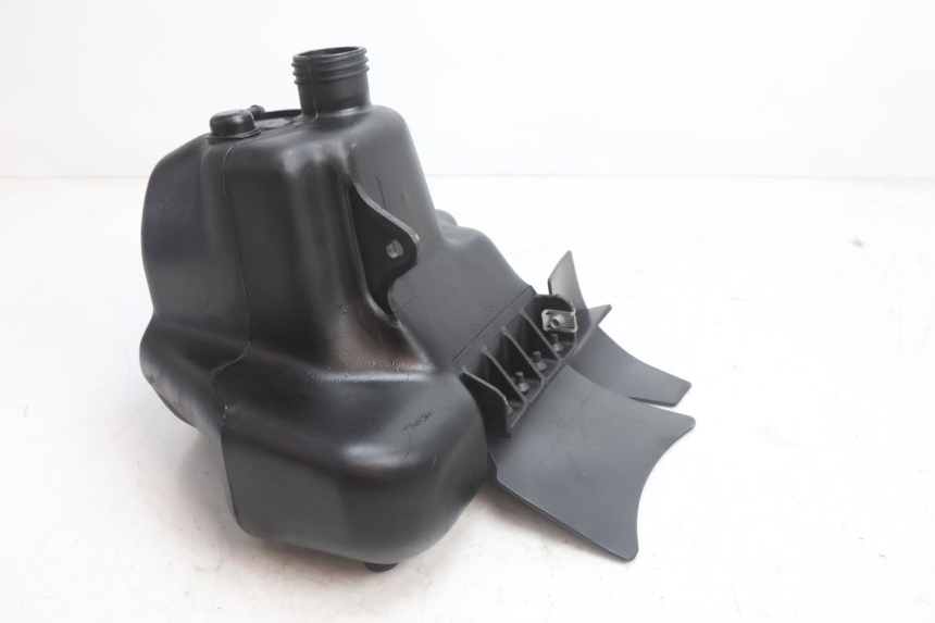 photo de RESERVOIR ESSENCE PIAGGIO TYPHOON 50 (2000 - 2009) - Zoom état d’usage