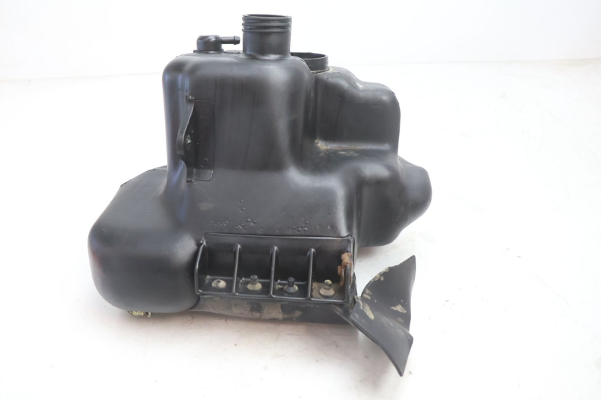 photo de RESERVOIR ESSENCE PIAGGIO TYPHOON 50 (2000 - 2009) - Autre angle de vue