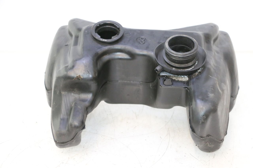 photo de RESERVOIR ESSENCE PEUGEOT VIVACITY 50 (1998 - 2003) - Autre angle de vue