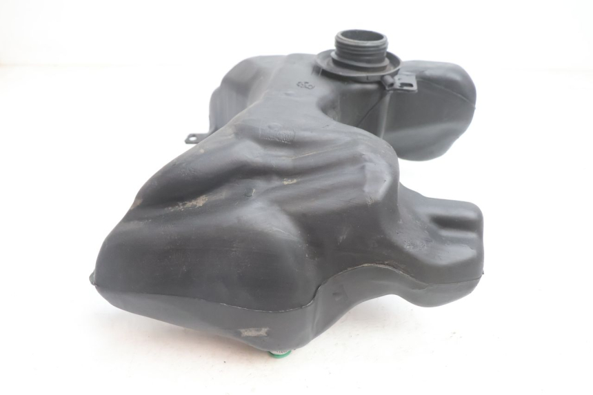 photo de RESERVOIR ESSENCE PEUGEOT VIVACITY 50 (2004 - 2009) - Autre angle de vue