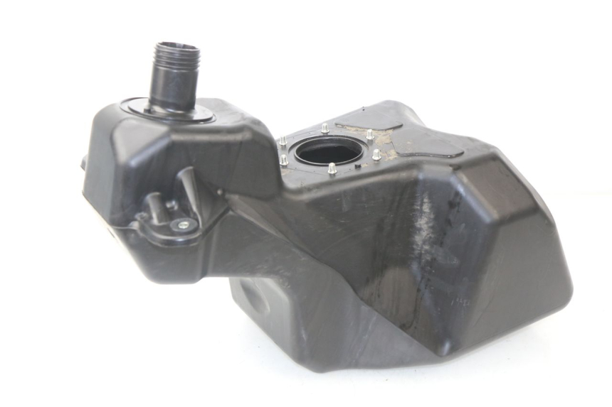 photo de RESERVOIR ESSENCE YAMAHA XMAX X-MAX ABS 125 (2014 - 2016) - Gros plan technique