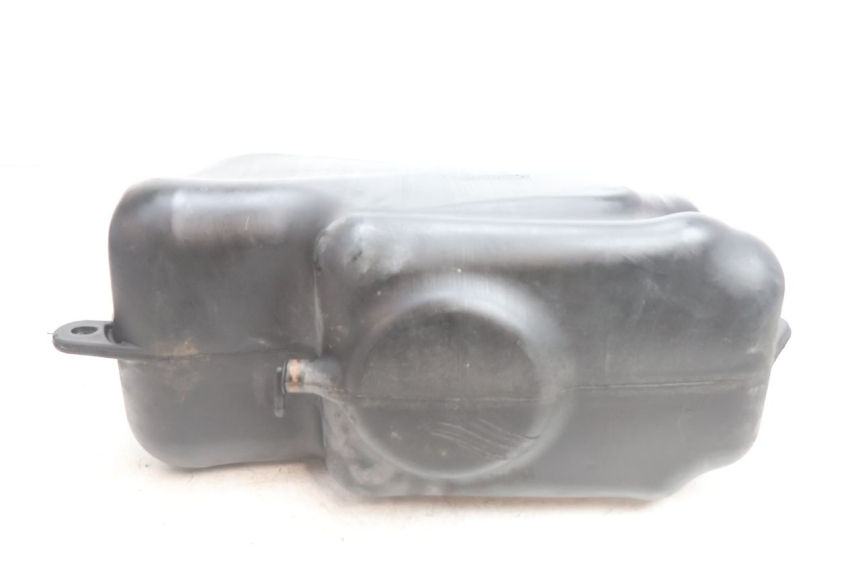photo de RESERVOIR ESSENCE PIAGGIO X8 STREET 125 (2006 - 2007) - Points de fixation