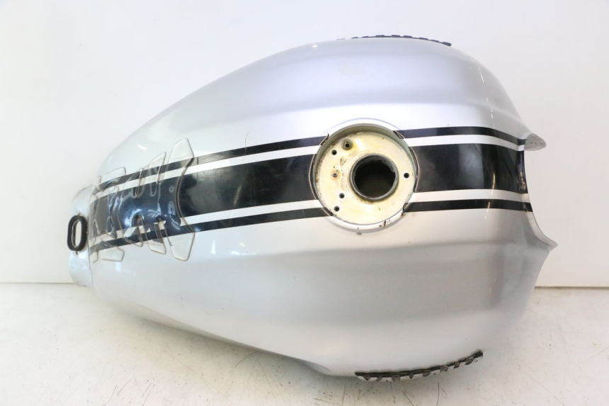 photo de RESERVOIR ESSENCE YAMAHA XJR 1300 (1998 - 2002) - Zoom composants