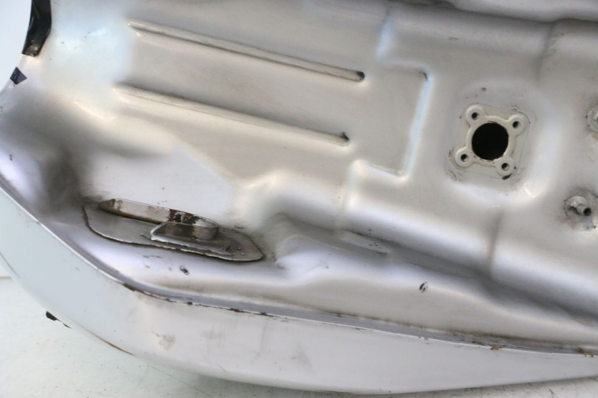 photo de RESERVOIR ESSENCE YAMAHA XJR 1300 (1998 - 2002) - Zoom état d’usage