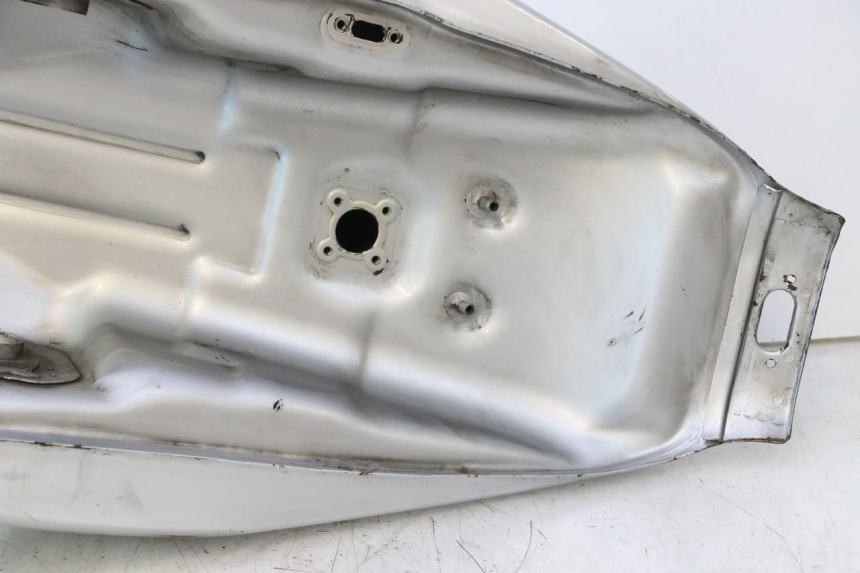 photo de RESERVOIR ESSENCE YAMAHA XJR 1300 (1998 - 2002) - Autre angle de vue