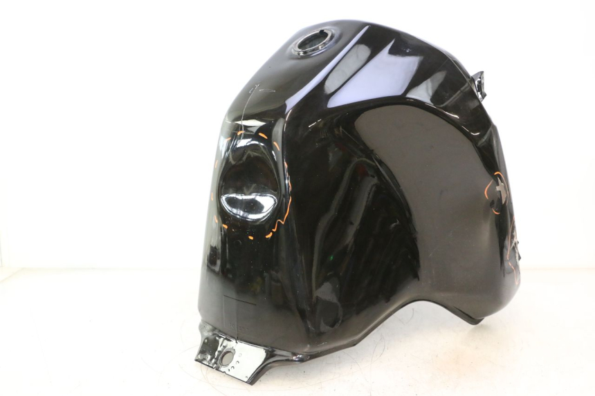 photo de RESERVOIR ESSENCE HONDA XRV AFRICA TWIN 750 (1990 - 1992) - Détail de la pièce