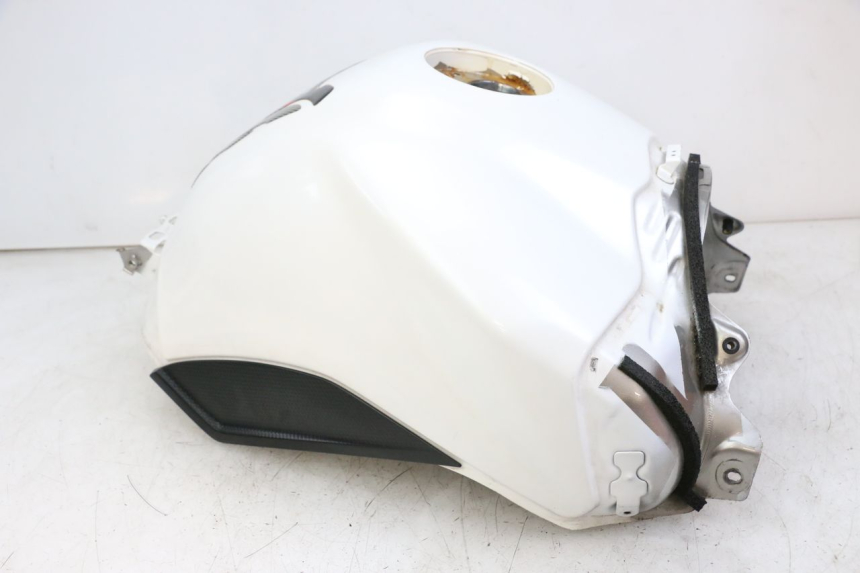 photo de RESERVOIR ESSENCE YAMAHA FZ1 FAZER 1000 (2007 - 2009)