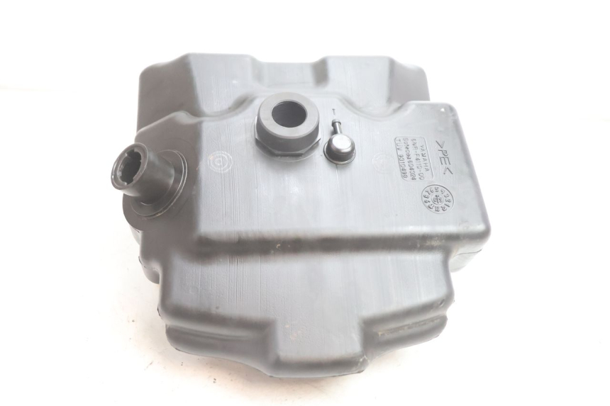 photo de RESERVOIR ESSENCE YAMAHA YP MAJESTY 125 (2002 - 2006) - Détail de la pièce