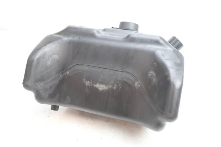 photo de RESERVOIR ESSENCE YAMAHA YP MAJESTY 125 (2002 - 2006) - Points de fixation