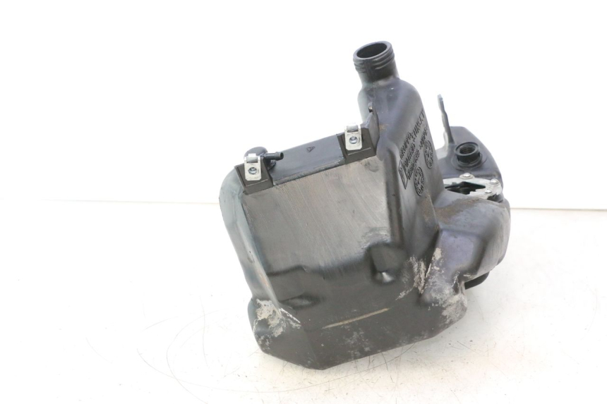 photo de RESERVOIR ESSENCE PIAGGIO ZIP 4T 50 (2018 - 2020) - Zoom état d’usage