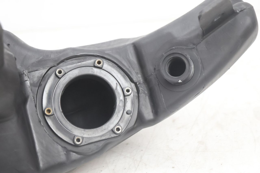 photo de RESERVOIR ESSENCE PIAGGIO ZIP IGET 4T 50 (2021 - 2023) - Autre angle de vue