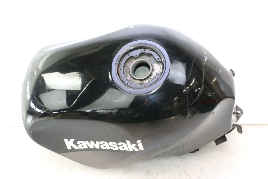 photo de RESERVOIR ESSENCE KAWASAKI ZZR 600 (1995 - 2004) - Détail de la pièce