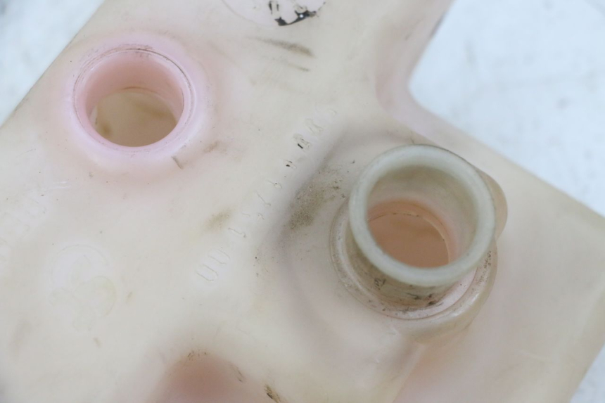 photo de RESERVOIR HUILE MBK BOOSTER SPIRIT NAKED 50 (2004 - 2017) - Détail de la pièce