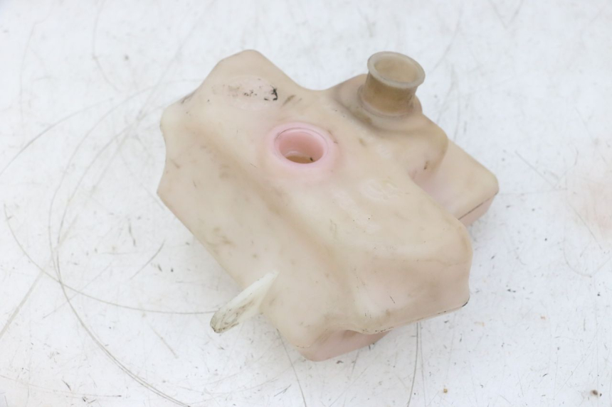 photo de RESERVOIR HUILE MBK BOOSTER SPIRIT NAKED 50 (2004 - 2017) - Gros plan technique