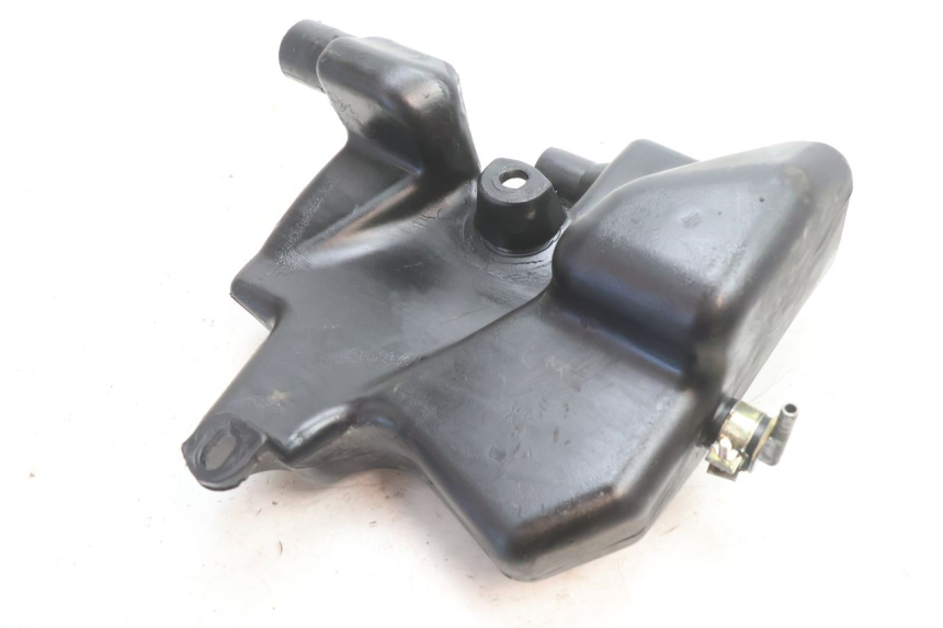 photo de RESERVOIR HUILE PIAGGIO FLY 2T 50 (2004 - 2017) - Zoom état d’usage
