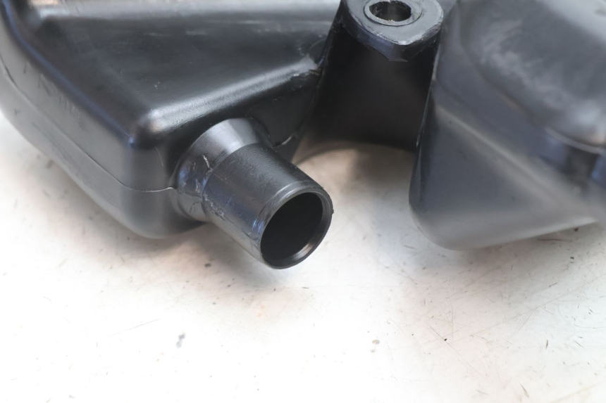 photo de RESERVOIR HUILE PIAGGIO FLY 2T 50 (2004 - 2017) - Vue d’ensemble