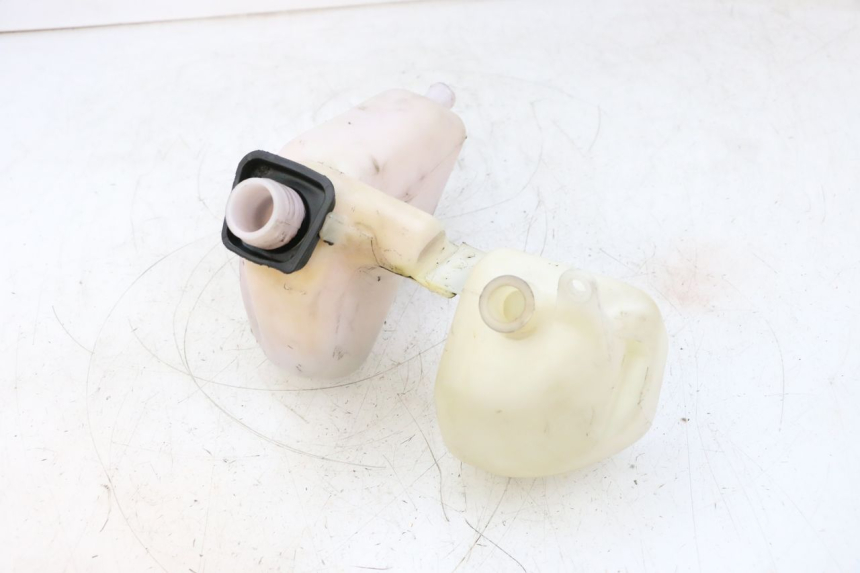 photo de RESERVOIR HUILE HONDA NSR R 125 (1994 - 2003) - Gros plan technique