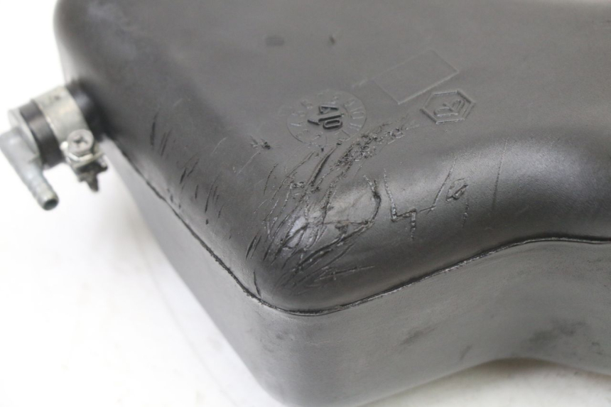 photo de RÉSERVOIR HUILE PIAGGIO VESPA S 2T 50 (2007 - 2014)
