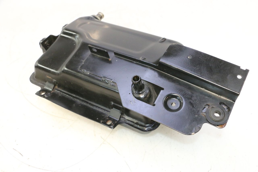 photo de RESERVOIR HUILE CAN-AM SPYDER RS 1000 (2008 - 2012) - Autre angle de vue