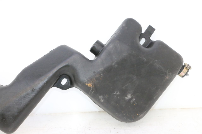 photo de RESERVOIR HUILE PIAGGIO TYPHOON 50 (2000 - 2009) - Points de fixation