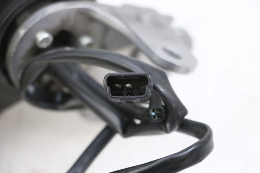 photo de RETROVISEUR DROIT SUZUKI BURGMAN 650 (2013 - 2020)