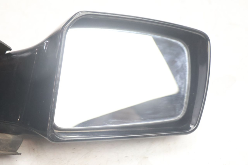 photo de RETROVISEUR DROIT SUZUKI BURGMAN EXECUTIVE ABS 650 (2006 - 2012) - Zoom état d’usage