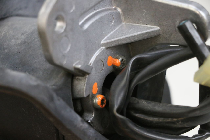 photo de RETROVISEUR GAUCHE SUZUKI BURGMAN 650 (2013 - 2020)