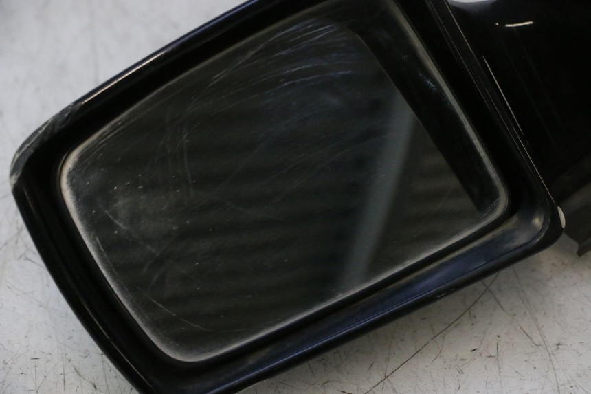photo de RETROVISEUR GAUCHE SUZUKI BURGMAN EXECUTIVE ABS 650 (2006 - 2012) - Détails caractéristiques