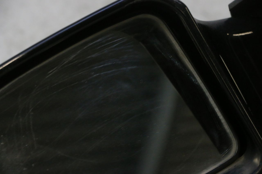 photo de RETROVISEUR GAUCHE SUZUKI BURGMAN EXECUTIVE ABS 650 (2006 - 2012) - Zoom composants