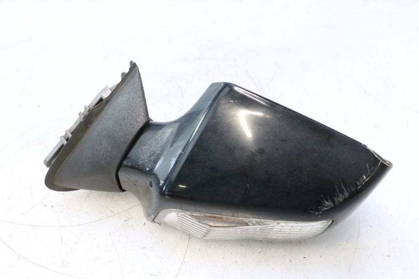 photo de RETROVISEUR GAUCHE SUZUKI BURGMAN EXECUTIVE ABS 650 (2006 - 2012) - Points de fixation