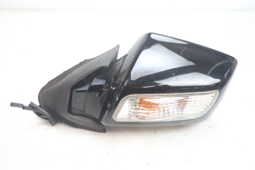 photo de RETROVISEUR GAUCHE SUZUKI BURGMAN EXECUTIVE ABS 650 (2006 - 2012) - Gros plan technique