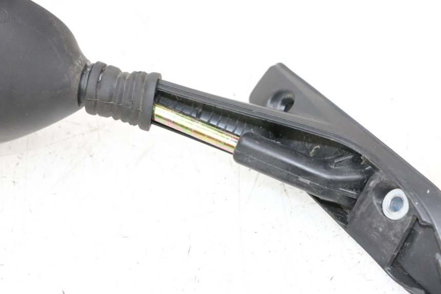 photo de RETROVISEUR GAUCHE PIAGGIO X8 125 (2004 - 2007) - Focus structure