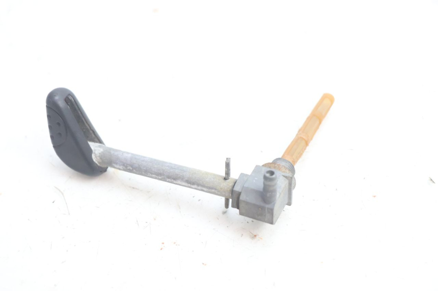 photo de ROBINET RESERVOIR PEUGEOT BUXY 50 (1993 - 1998) - Gros plan technique