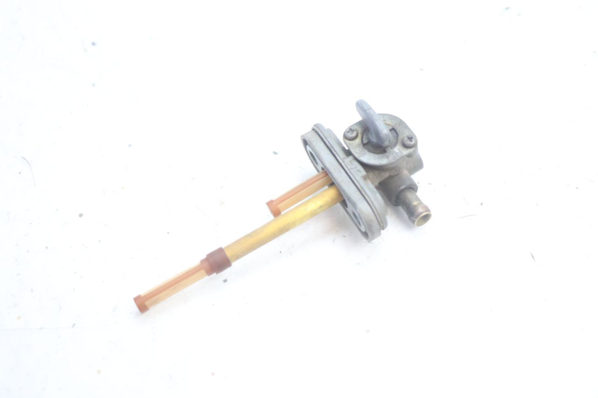 photo de ROBINET RESERVOIR SUZUKI DR S 600 (1985 - 1989) - Vue d’ensemble